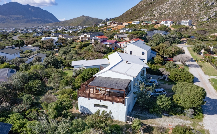 6 Bedroom Property for Sale in Pringle Bay Western Cape